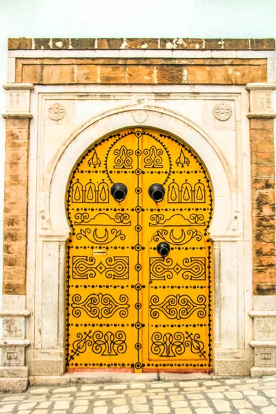 stock image Traditional door in the streets of the medina of Tunis 