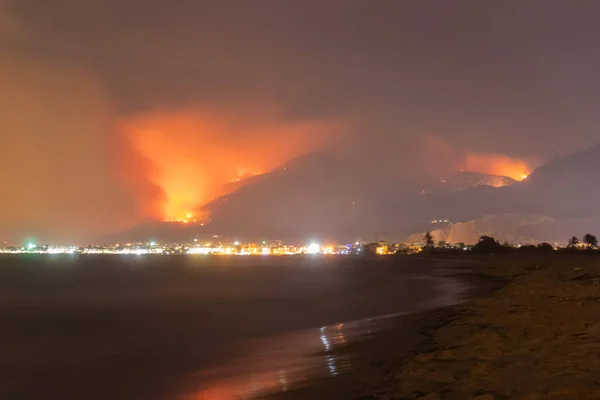 stock image Fire in Mountain Boukornine during the night, Boukornine, Tunis, Tunisia