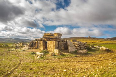Batı Tunus 'ta Dolmens. Megaliths d Ells, Kef, Tunus, Antik Megalithlerin Keşfi
