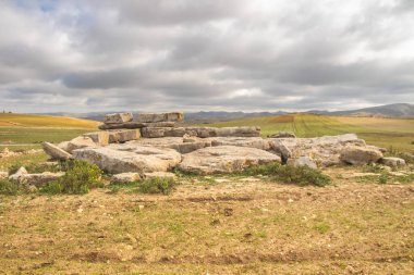 Batı Tunus 'ta Dolmens. Megaliths d Ells, Kef, Tunus, Antik Megalithlerin Keşfi