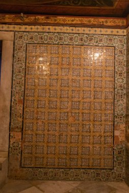 Tunus kraliyet ailesinden. Dar Lasram Hammouda Paşa Müzesi 'ni ziyaret edin. 1630 yılında Tunus Medine' nin göbeğinde Hammouda Pacha Bey tarafından inşa edilmiş bir saray..