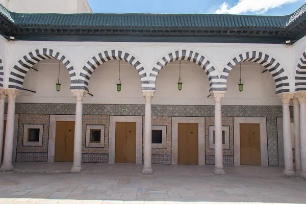Tunezyjska Rodzina Królewska Odwiedź Dar Lasram Hammouda Pacha Museum Pałac — Zdjęcie stockowe