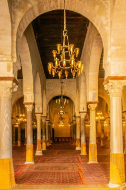 Kairouan Büyük Camii. Tunus 'ta saygıdeğer bir dini mekan. Kuzey Afrika