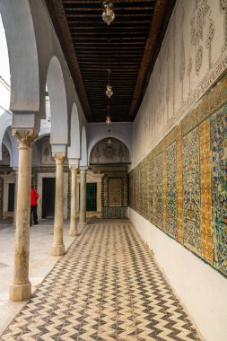 Kairouan, Tunus 'taki Büyüleyici Küçük Camiler' in (Mescid 'ler) bir bakışı. Kuzey Afrika