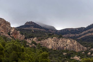Djebel Serj: Tunus 'un Kalbinde Bir Kireçtaşı Dağı