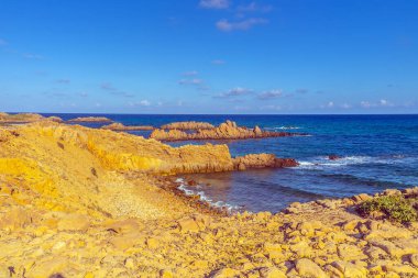 Bizerte, Tunus 'un Issız Sahillerinde Dinginlik.