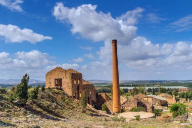Djebel Ressas Dağı, Tunus 'ta terk edilmiş bir dökümhane.