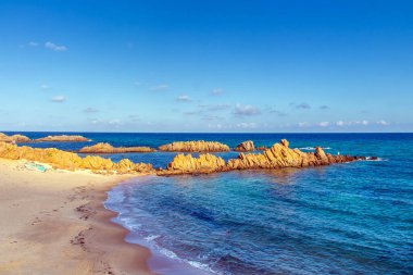 Bizerte, Tunus 'un Issız Sahillerinde Dinginlik.