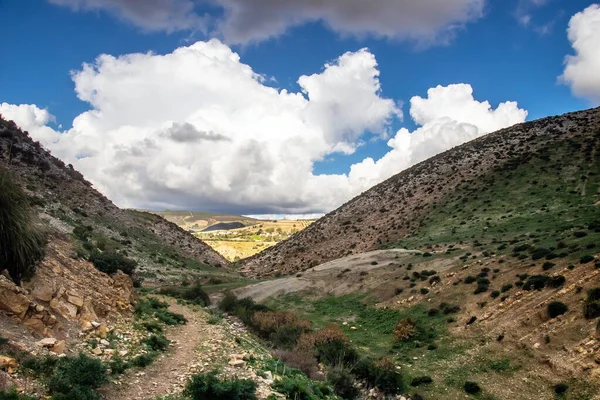 チュニジアのOeued Maleh Ghezalaの山岳風景 — ストック写真