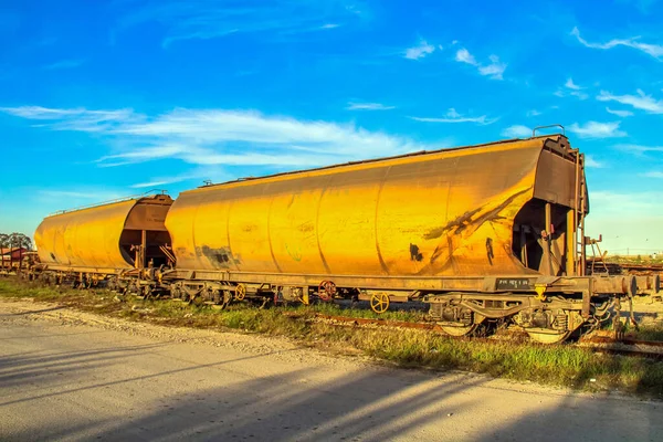 Vintage Oil Tanker Treni: Demiryolu Taşımacılığının Tarihine Bir Bakış