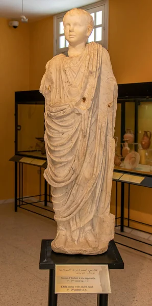ユーティカ プニックとローマ博物館の古代の彫像 チュニジアの過去の遺物を探索する — ストック写真