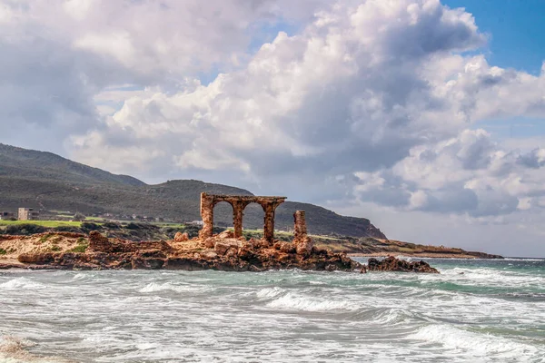 Sidi Mechreg, Bizerte, Tunus 'taki güçlendirilmiş şehir ve liman.
