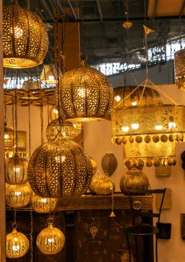 Sanat Fuarında El Yapımı Makaleler