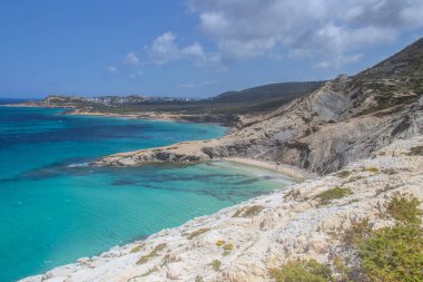 Bizerte, Tunus 'taki Cap Blanc' tan ufukta okyanus görünen uçurum.,