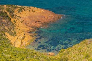 Bizerte, Tunus 'taki Cap Blanc' tan ufukta okyanus görünen uçurum.,