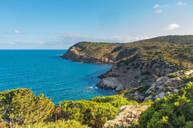 Kuzey Afrika, Korbous 'taki Kaptan Fartas' ta Okyanus Ufku ile Dağ Uçurumu Manzarası