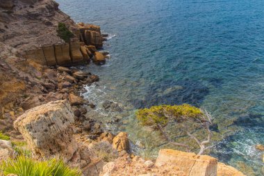 Kuzey Afrika, Korbous 'taki Kaptan Fartas' ta Okyanus Ufku ile Dağ Uçurumu Manzarası