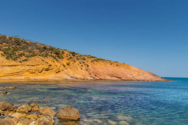 曇りの空とロッキービーチ キャップSerrat Coast Beauty Bizerte チュニジア — ストック写真