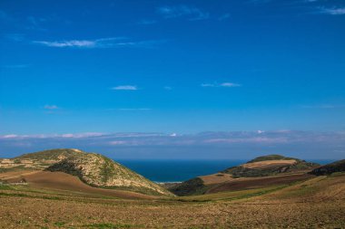 Korbous, Cap Bon, Tunus 'ta Dağlar ve Okyanus Birleşti