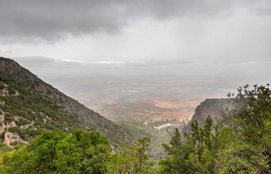 Majestic Djebel Zaghouan: Tunus 'un Çarpıcı Dağı