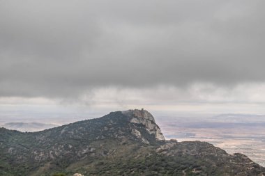 Majestic Djebel Zaghouan: Tunus 'un Çarpıcı Dağı