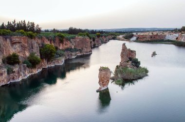 Tunus 'taki Khelidia' nın Engin Dağ Gölü 'nü keşfediyorum.