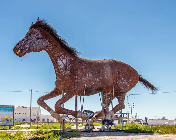 Ikonische Pferdestatue Zarzis Tunesien Symbol Des Wandels Der Stadt Erbaut — Stockfoto