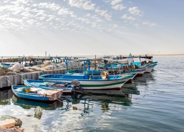 Güney Medenine, Tunus 'ta Küçük Balıkçı tekneleri olan bir balıkçı limanı