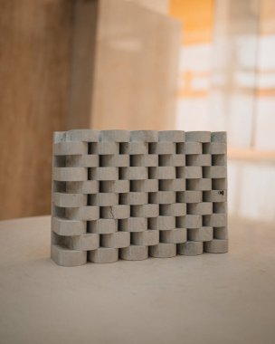 Showroom 'da Silindirik Duvar Kaplaması