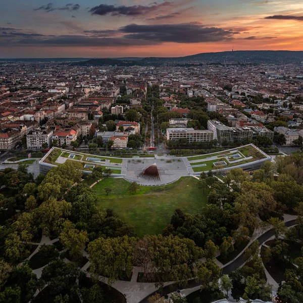 Budapest Ungarn Luftaufnahme Des Ethnographischen Museums Stadtpark Mit Der Skyline — Stockfoto