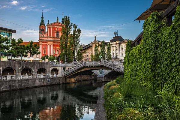 Liubliana Eslovenia Puente Tromostovje Iglesia Franciscana Anunciación Con Río Liubliana —  Fotos de Stock