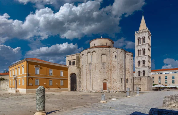 Zadar Kroatië Romeinse Forum Van Oude Stad Zadar Met Kerk — Stockfoto