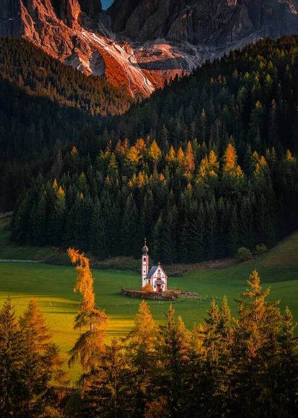 Val Funes Dolomitas Itália Pôr Sol Verão Bela Igreja Johann — Fotografia de Stock