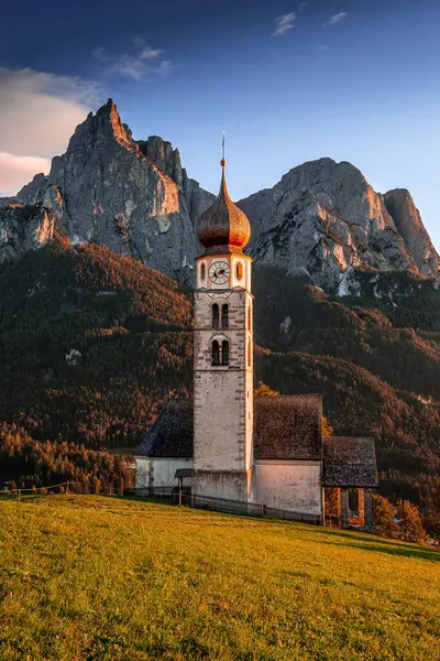 Seis Schlern Italy Famous Valentin Church Mount Sciliar Mountain Background — Stock Photo, Image