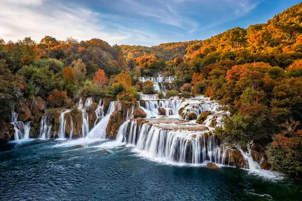 Krka Kroatien Luftaufnahme Der Wunderschönen Krka Wasserfälle Nationalpark Krka Einem lizenzfreie Stockfotos