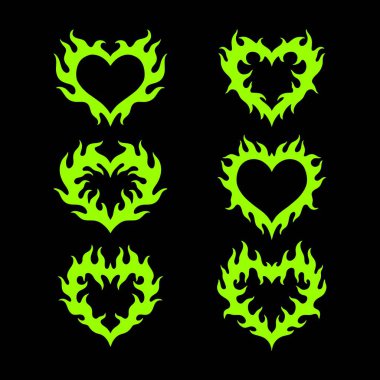 Kalp dövmesi Neo kabile seti, vektör gotik rock alev şekli seti, u2k soyut aşk logosu konsepti. Valentine punk retro yapıştırma koleksiyonu, neotribal web gotik dekorasyonu. Stilize kalp dövmesi izleri.