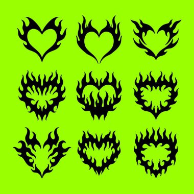 Kalp dövmesi Neo kabile seti, vektör gotik rock alev şekli seti, u2k soyut aşk logosu konsepti. Valentine punk retro yapıştırma koleksiyonu, neotribal web gotik dekorasyonu. Stilize kalp dövmesi izleri.