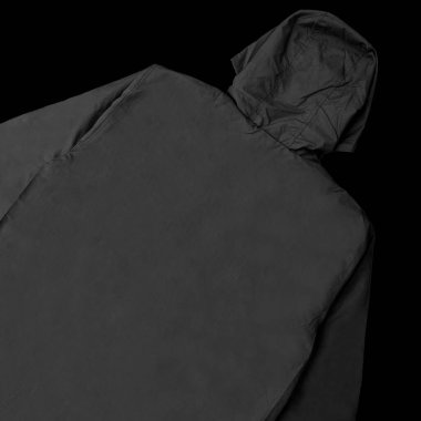 Ön ve arka kapüşonlu ceket (parka), yarı kapüşonlu kapüşonlu kapüşonlu ceket, boş siyah rüzgarlık ön ve arka modeller.