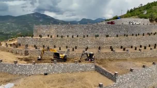 Agricultores Construyendo Campo Aguacate Vista Aérea — Vídeo de stock
