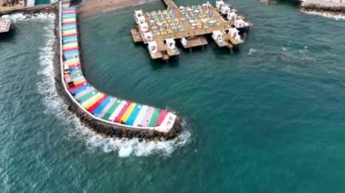 Plaj manzaralı yaz otelleri 4K.