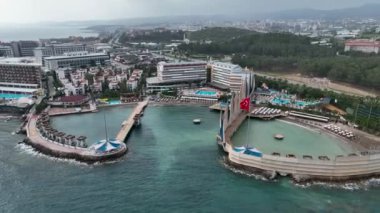 Plaj manzaralı yaz otelleri 4K.