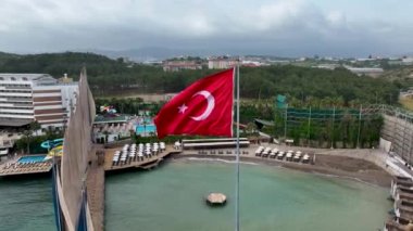 Türk bayrağı görüntüsü 4 K Türkiye Alanya Yaz Saati.