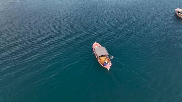 Perahu Nelayan Menuju Laut — Stok Video