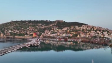 Gündoğumu Alanya Limanı Hava Görüntüsü 4 K