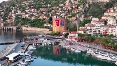 Gündoğumu Alanya Limanı Hava Görüntüsü 4 K