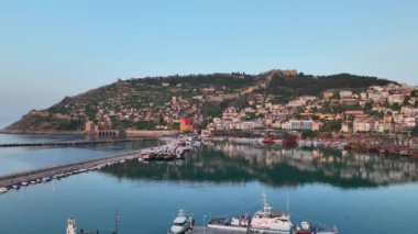 Gündoğumu Alanya Limanı Hava Görüntüsü 4 K