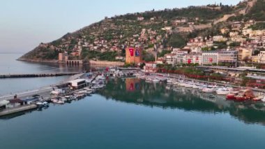 Gündoğumu Alanya Limanı Hava Görüntüsü 4 K