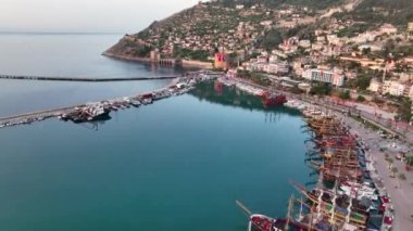 Gündoğumu Alanya Limanı Hava Görüntüsü 4 K