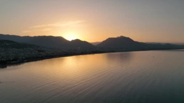 Gündoğumu Alanya Limanı Hava Görüntüsü 4 K