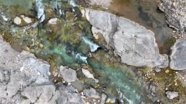 Bir dağ nehrinin dokusu Türkiye Alanya